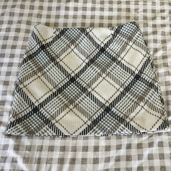 H&M Dresses & Skirts - Plaid 10 Preppy Lined Academia Schoolgirl Mini Skirt Side Zipper Wool Clueless